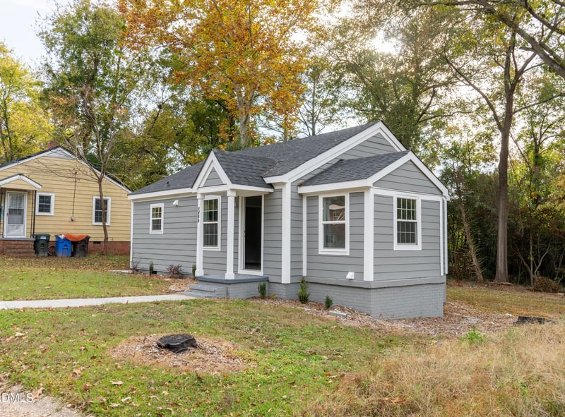 1909 Overlook Dr, Fayetteville, NC 28301