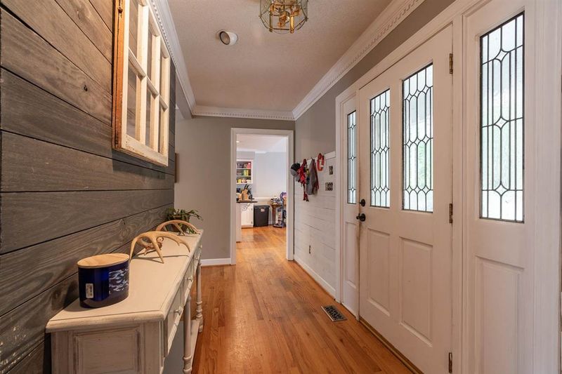 1909 Queen Charlotte Pl, Raleigh, NC 27610
