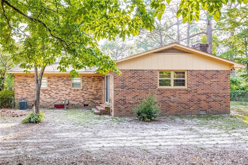 1909 Roxie Ave, Fayetteville, NC 28304