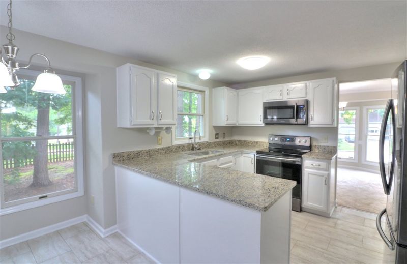 1909 Summerlyn Ct, Raleigh, NC 27609