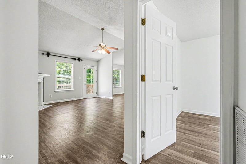 191 Duck Pond Ln, Clayton, NC 27520