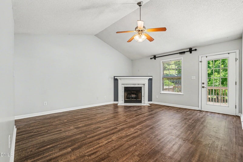 191 Duck Pond Ln, Clayton, NC 27520