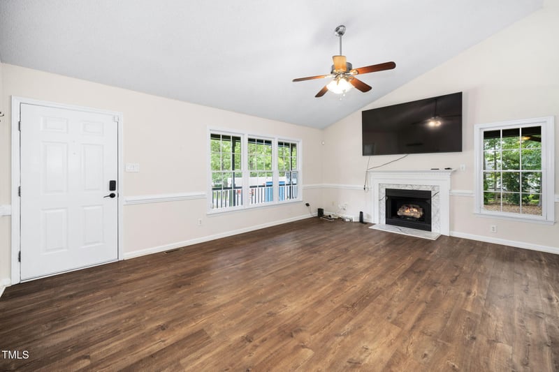 191 Ridge Way Ln, Clayton, NC 27520