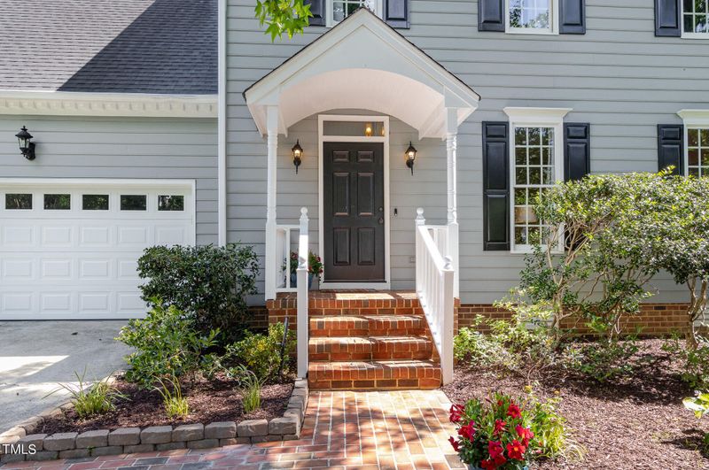 1910 Bearkling Pl, Chapel Hill, NC 27517