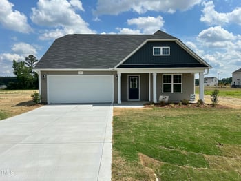 1910 Elephant Ln, Hope Mills, NC 28348
