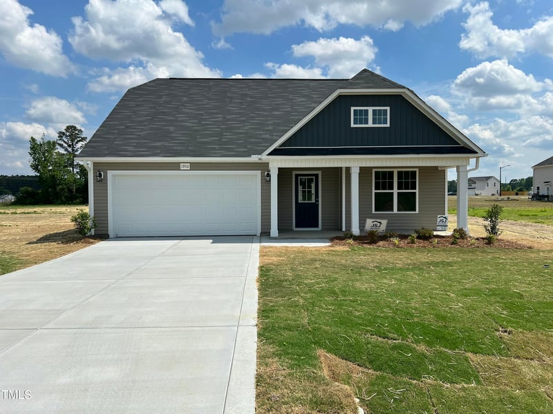 1910 Elephant Ln, Hope Mills, NC 28348