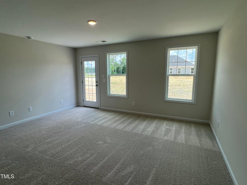 1910 Elephant Ln, Hope Mills, NC 28348
