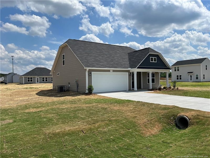 1910 Elephant Ln, Hope Mills, NC 28348