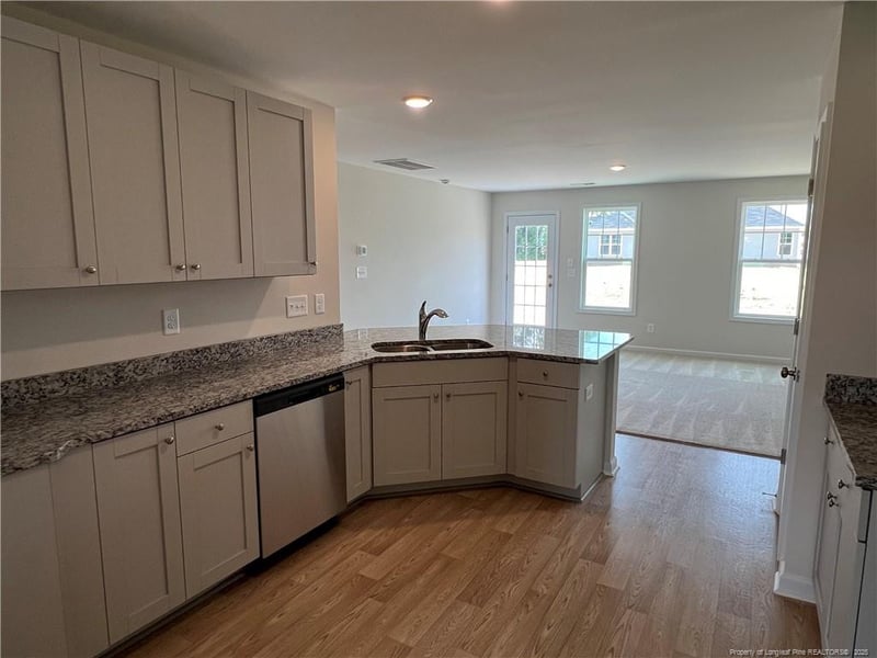1910 Elephant Ln, Hope Mills, NC 28348
