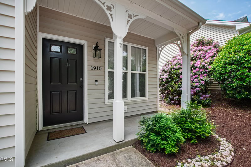 1910 Falls Landing Dr, Raleigh, NC 27614