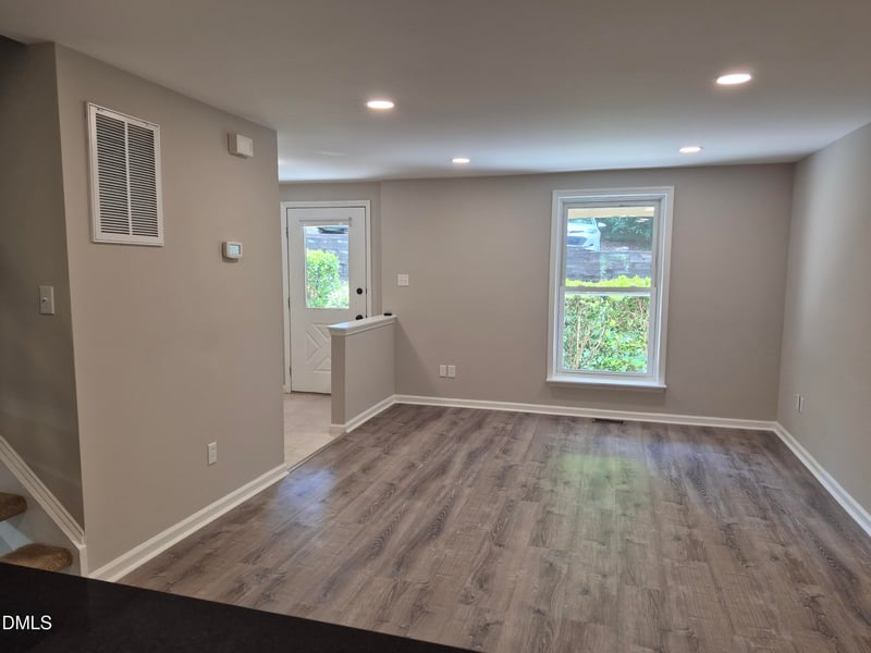 1910 Fox Sterling Dr, Raleigh, NC 27606