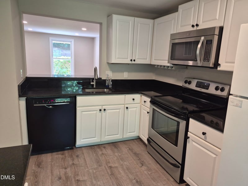 1910 Fox Sterling Dr, Raleigh, NC 27606