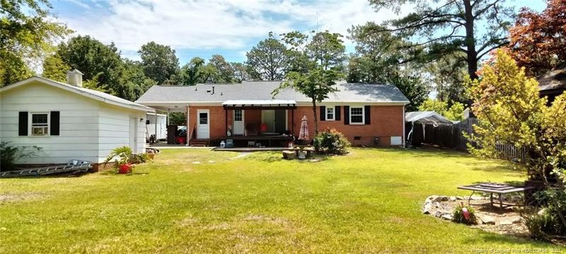 1910 Glenwick Dr, Fayetteville, NC 28304