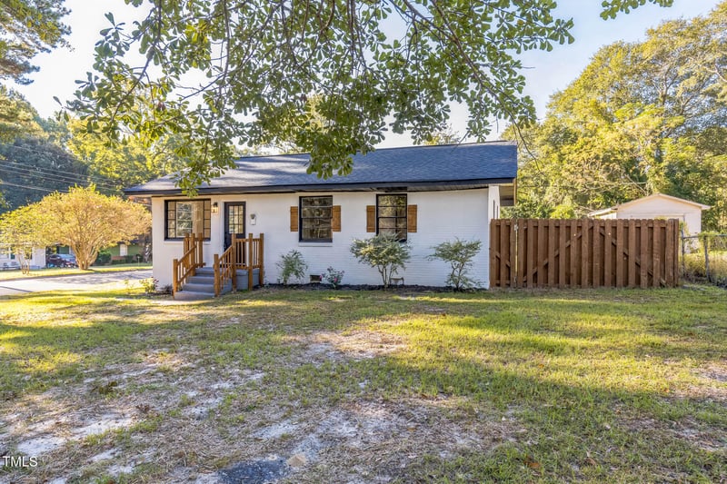 1910 E Holly St, Goldsboro, NC 27530