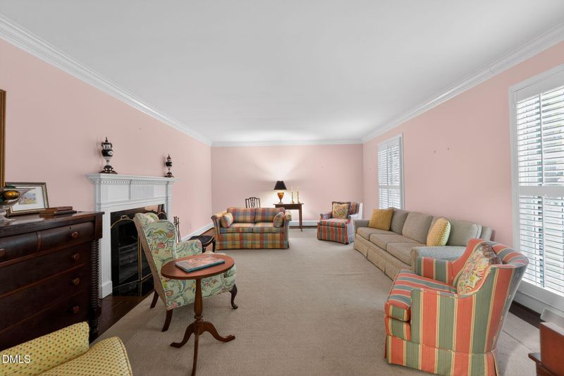 1910 Shirley Dr, Burlington, NC 27215