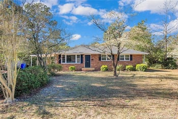 1910 Stockton Dr, Fayetteville, NC 28304