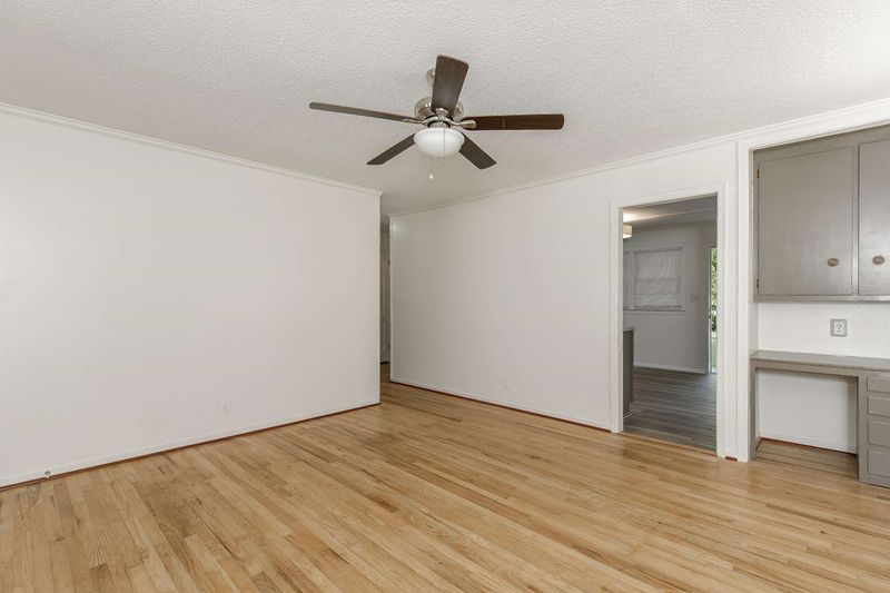 1910 Stout St, Burlington, NC 27215