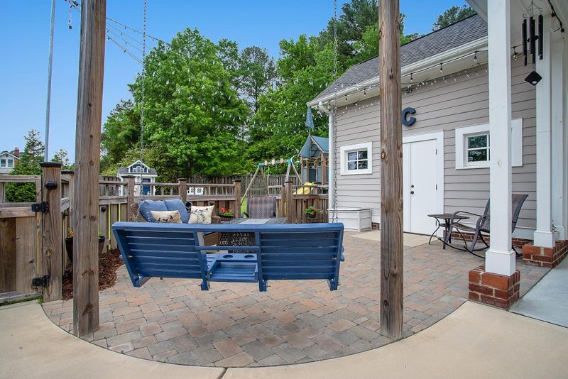 1911 Dartmouth Dr, Durham, NC 27705