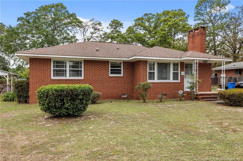 1911 Seabrook Rd, Fayetteville, NC 28301