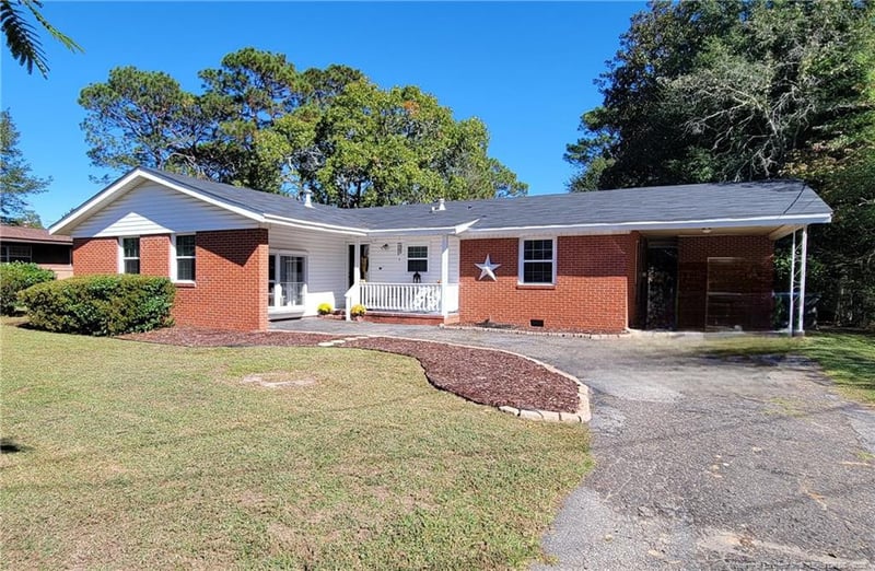 1911 Wendover Dr, Fayetteville, NC 28304