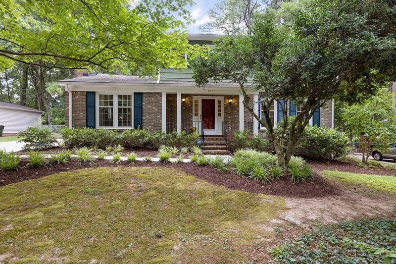 1911 White Plains Rd, Chapel Hill, NC 27517