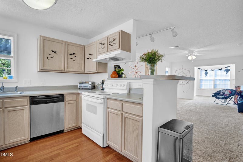 1911 Wolftech Ln #302, Raleigh, NC 27603