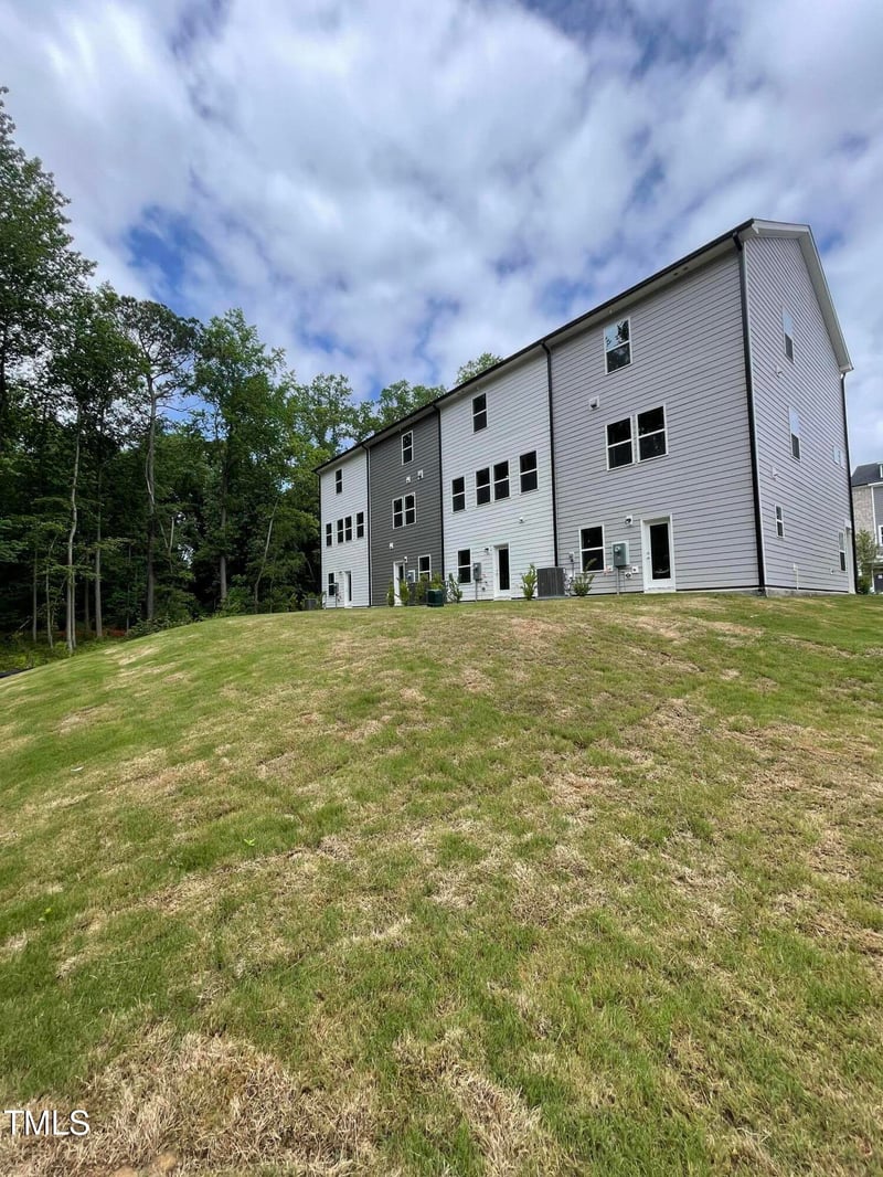 1912 Fishamble St #20, Fuquay Varina, NC 27526