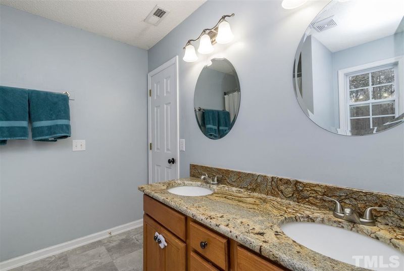1912 Middle Ridge Dr, Willow Springs, NC 27592