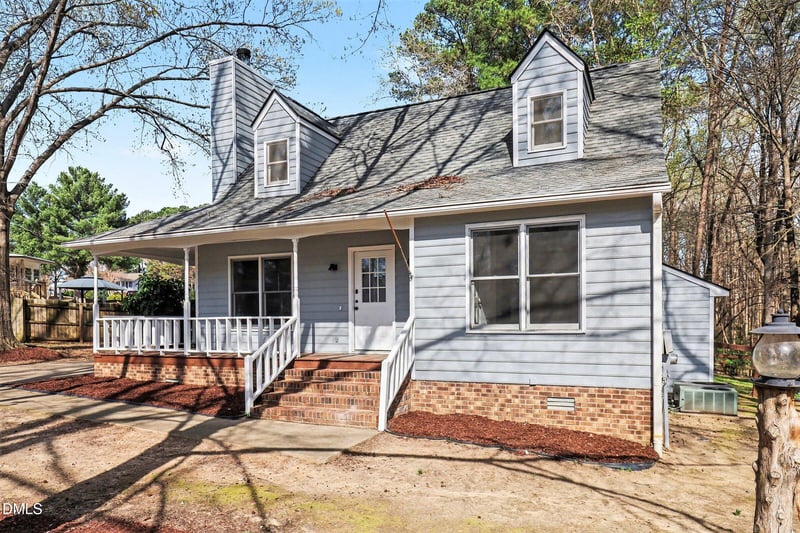 1912 Red Oak Ln, Clayton, NC 27520