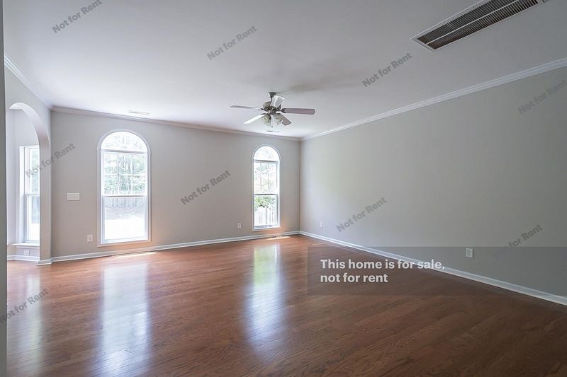 1912 Woodsdale Dr, Durham, NC 27703