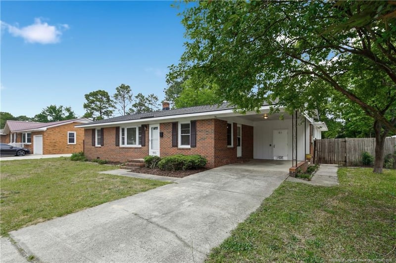 1913 Wayne Ln, Fayetteville, NC 28304