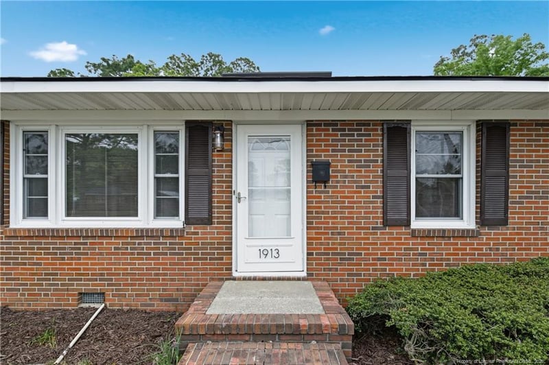 1913 Wayne Ln, Fayetteville, NC 28304