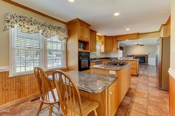 1915 Woodhue Dr, Burlington, NC 27215