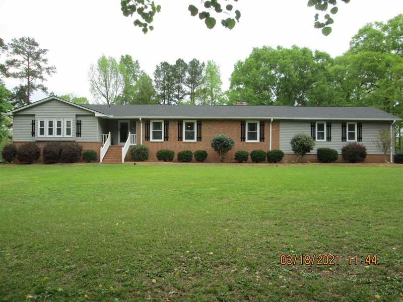 1916 Cotten Rd, Sanford, NC 27330