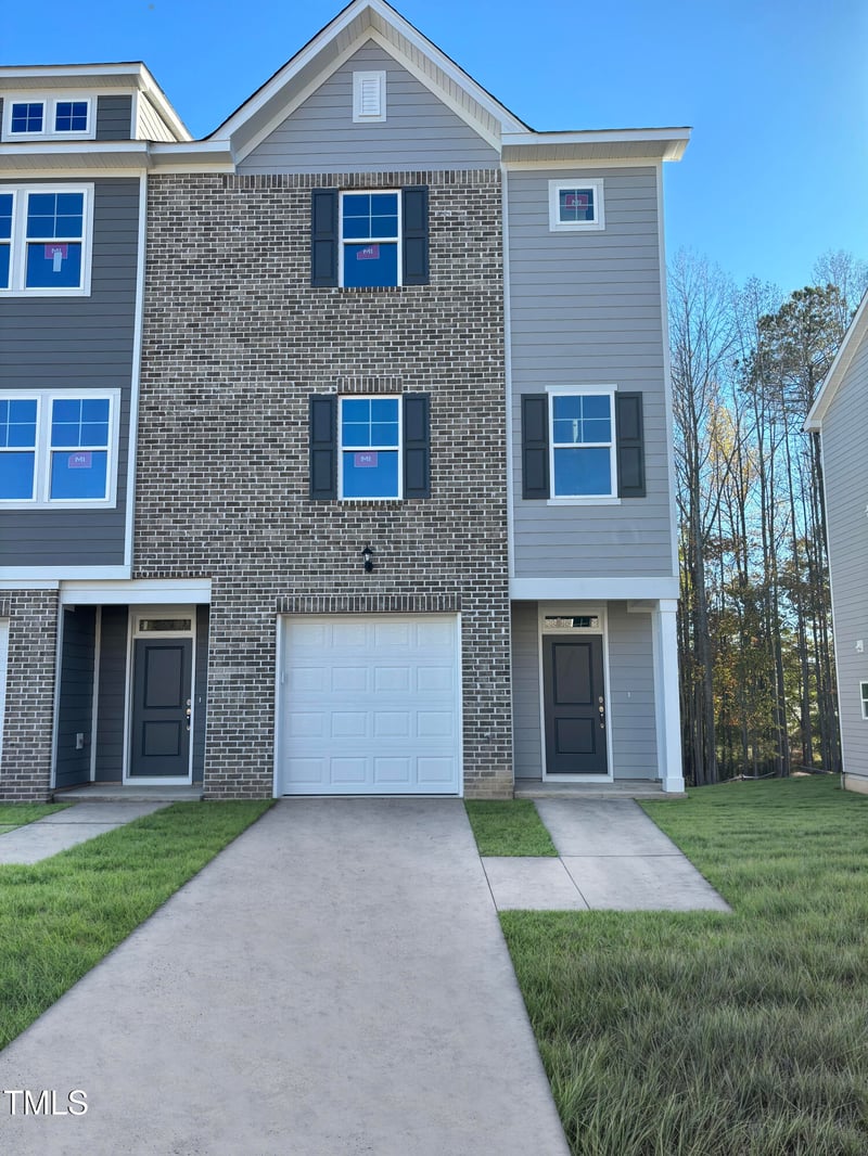1916 Fishamble St, Fuquay Varina, NC 27526