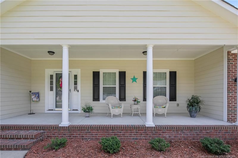 1916 Pineville Dr, Hope Mills, NC 28348