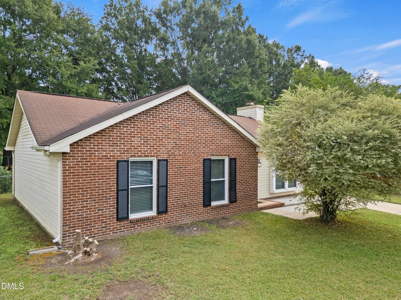 1916 Riverknoll Dr, Raleigh, NC 27610