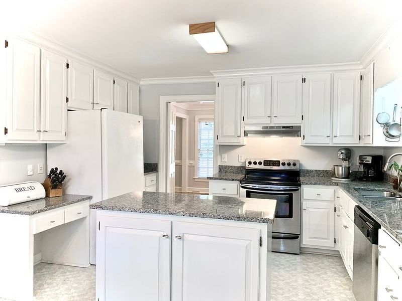 1917 Carrington Dr, Raleigh, NC 27615