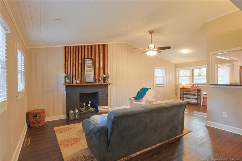 1917 Cherokee Dr, Fayetteville, NC 28303