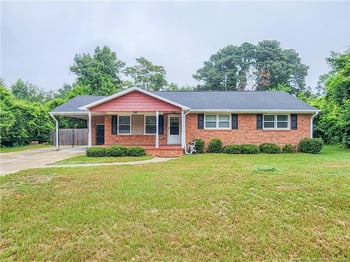 1917 Crestview Dr, Fayetteville, NC 28304