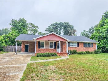 1917 Crestview Dr, Fayetteville, NC 28304