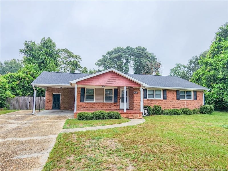1917 Crestview Dr, Fayetteville, NC 28304