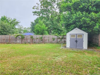1917 Crestview Dr, Fayetteville, NC 28304
