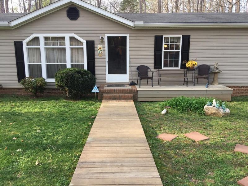 1917 Doe Rn, Mebane, NC 27302