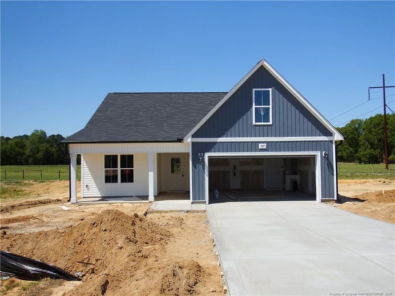 1917 Elephant Ln, Hope Mills, NC 28348