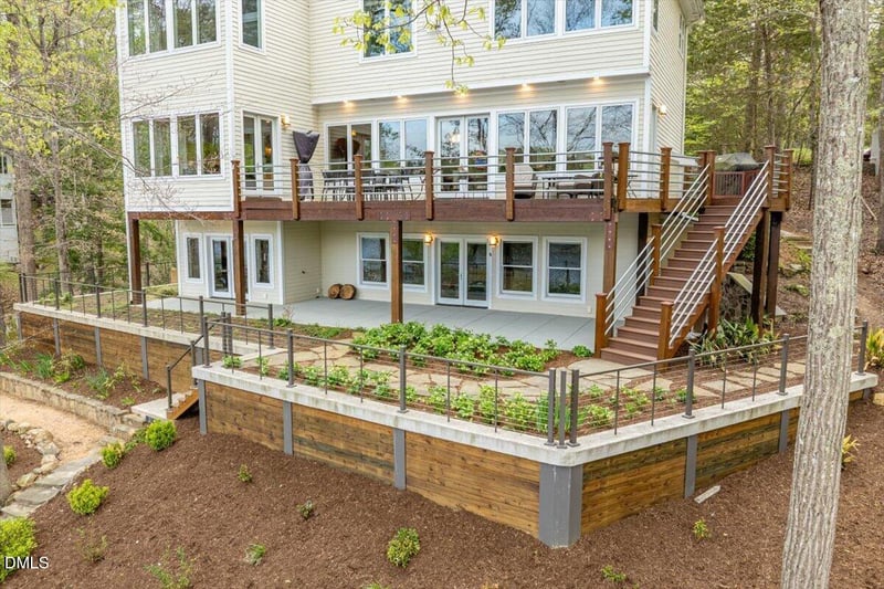 1917 Lakeshore Dr, Chapel Hill, NC 27514