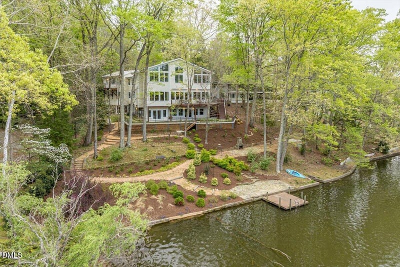 1917 Lakeshore Dr, Chapel Hill, NC 27514