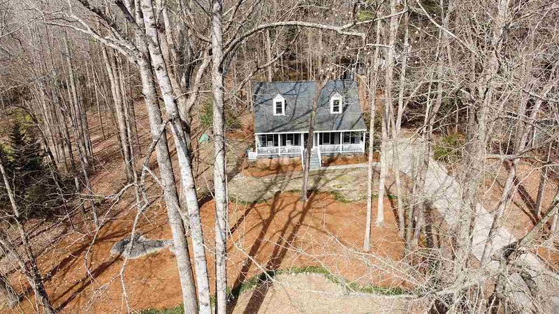 1917 Queen Charlotte Pl, Raleigh, NC 27610