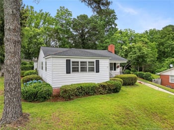1918 Rogers Dr, Fayetteville, NC 28303