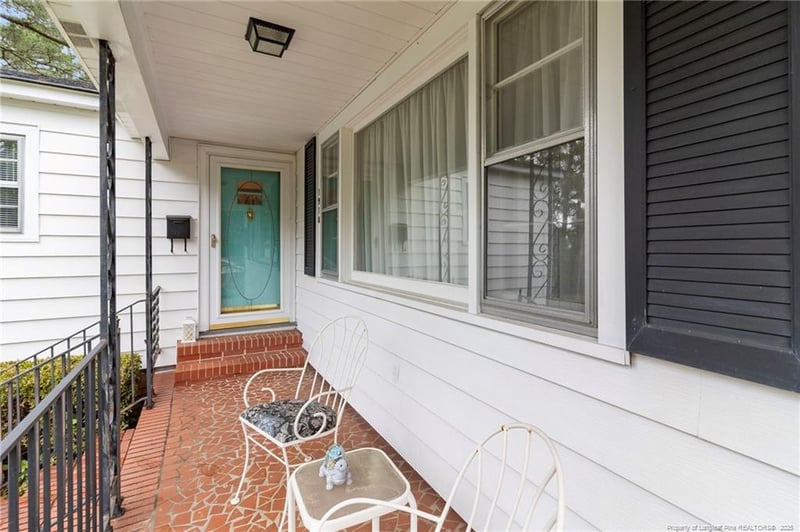 1918 Rogers Dr, Fayetteville, NC 28303
